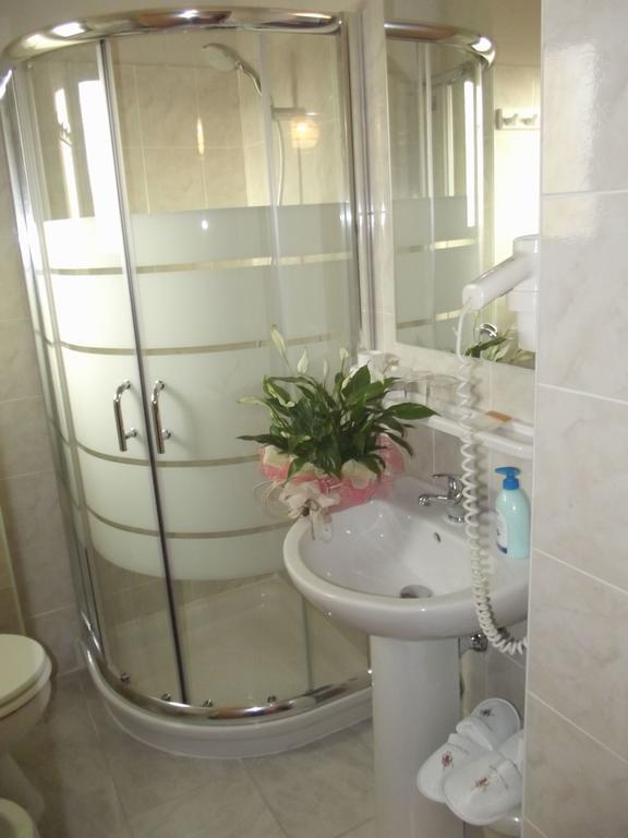 Hotel Piccadilly Монтекатини-Терме Экстерьер фото