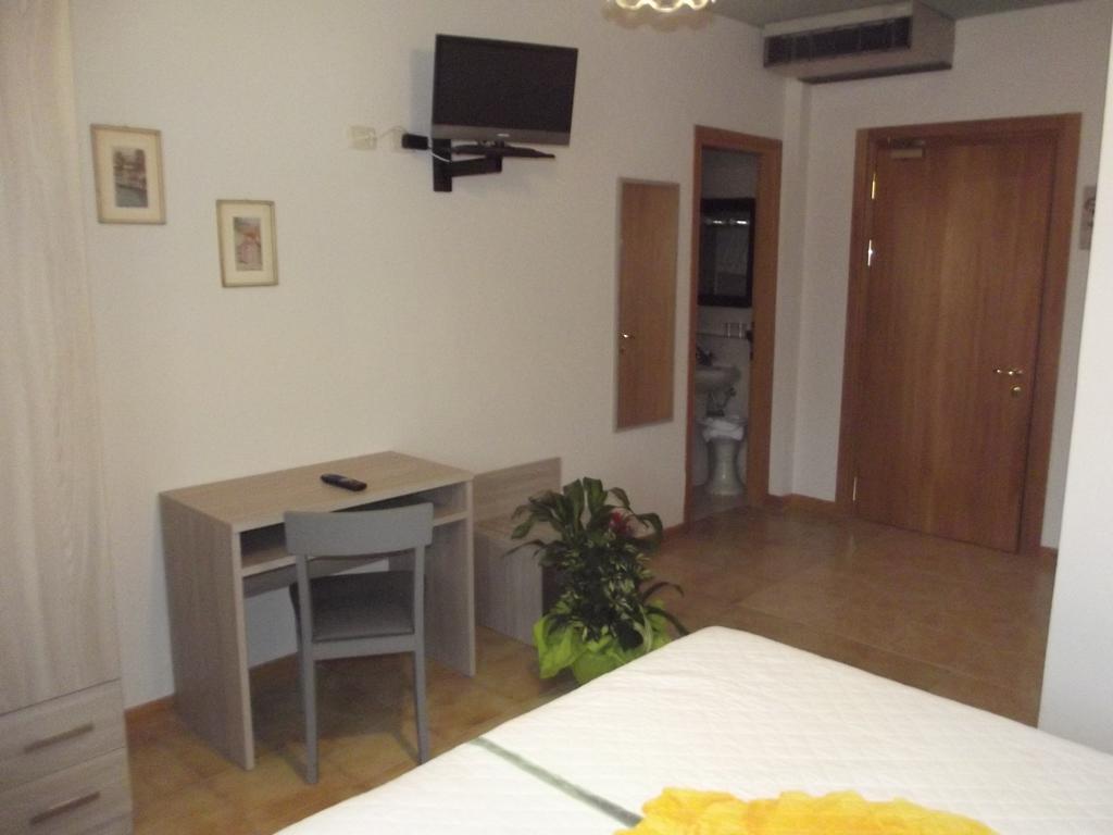 Hotel Piccadilly Монтекатини-Терме Экстерьер фото